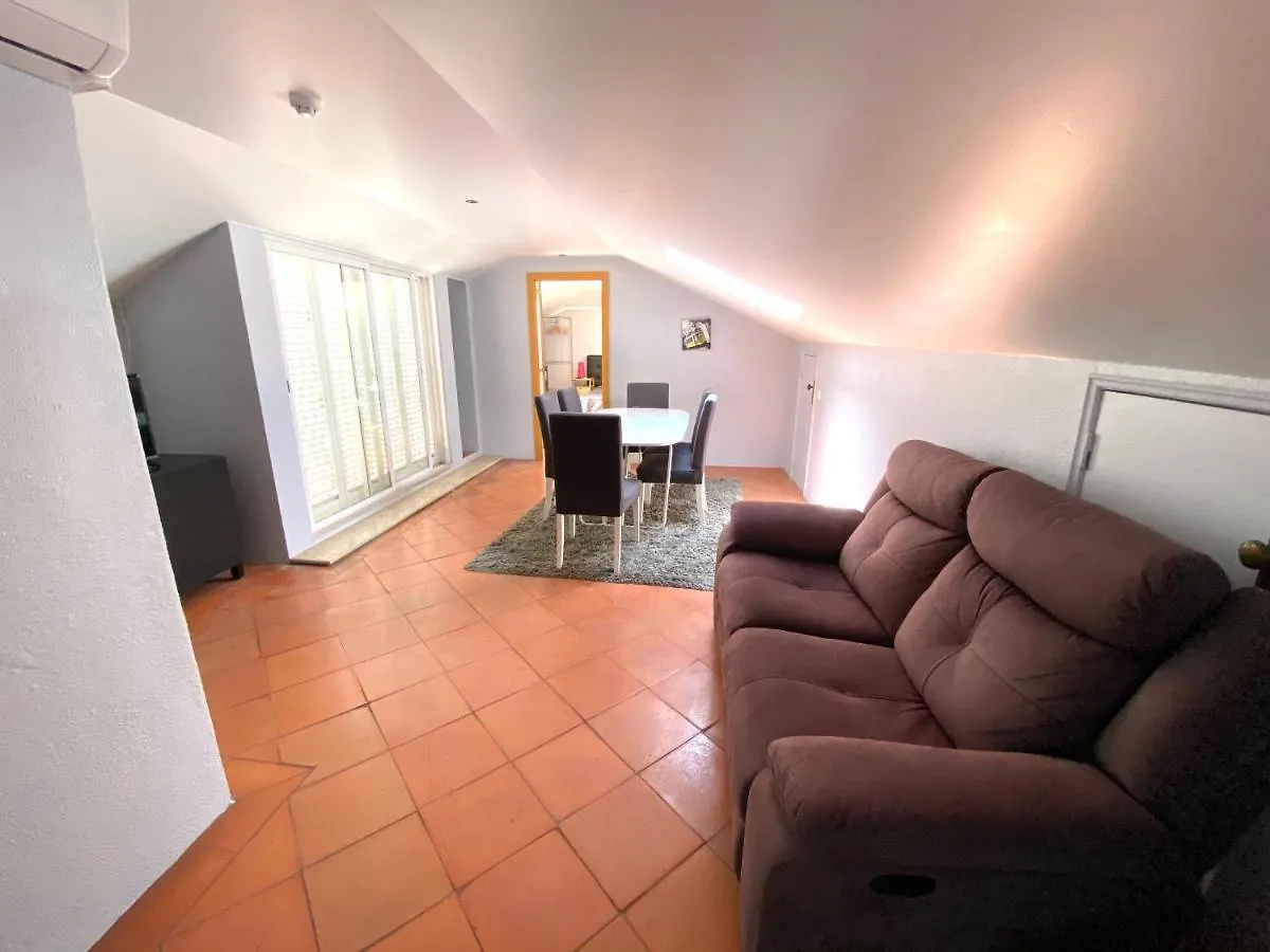 Apartamentos Lux Dinastia Lizbona 0*,